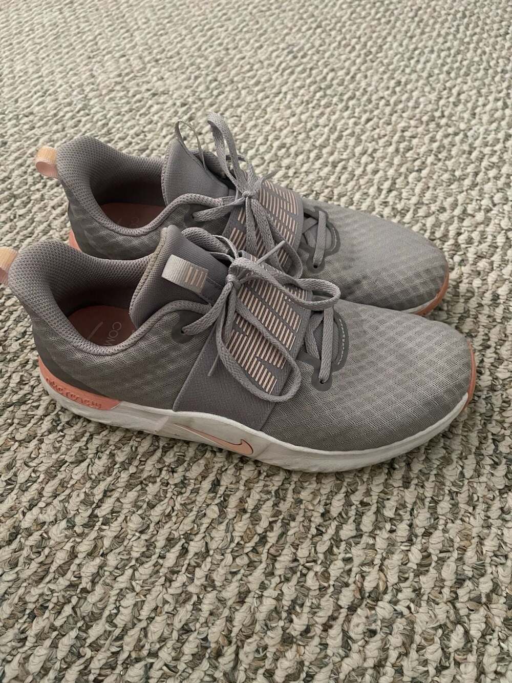Nike Women's 9.5  In-Season Training Sneakers Atmosphere Grey/Pink Quartz